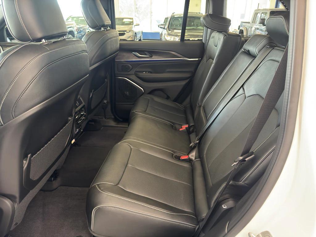 new 2025 Jeep Grand Cherokee car, priced at $59,985