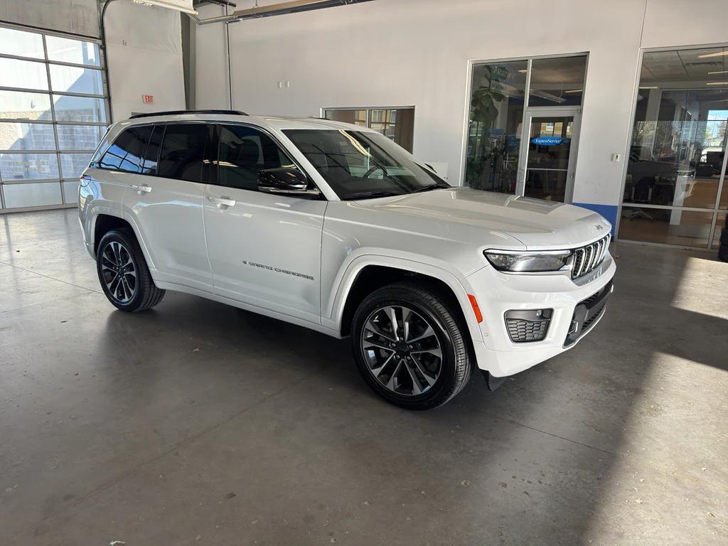 new 2025 Jeep Grand Cherokee car, priced at $59,985