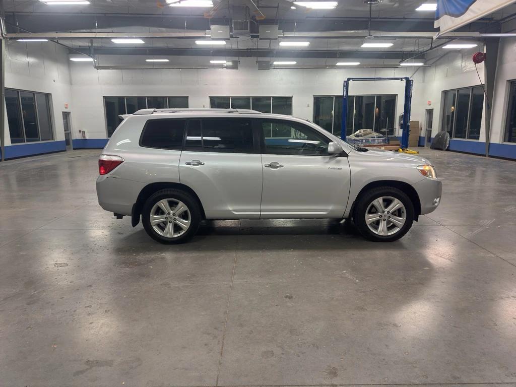 used 2009 Toyota Highlander car, priced at $11,995