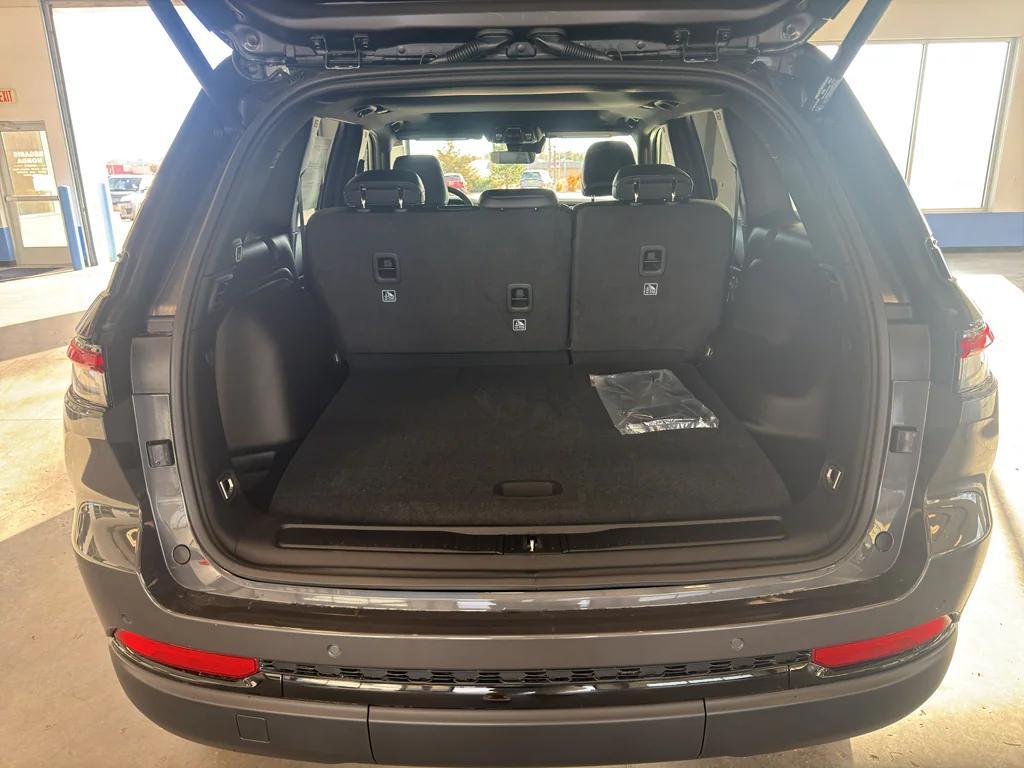 new 2025 Jeep Grand Cherokee car