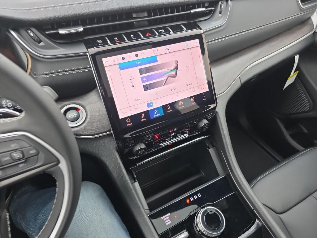 new 2025 Jeep Grand Cherokee L car, priced at $56,235