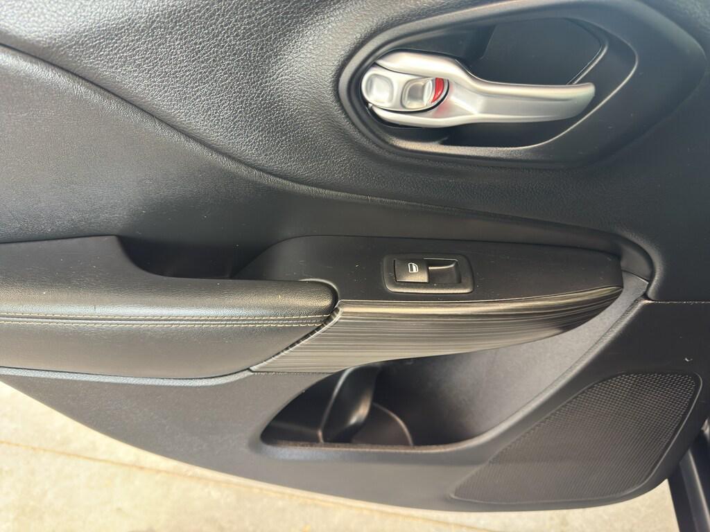 used 2015 Jeep Cherokee car, priced at $8,995