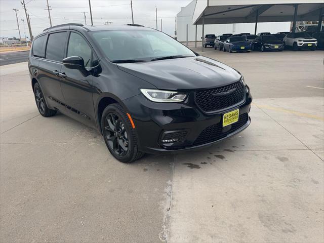 new 2024 Chrysler Pacifica car, priced at $54,815