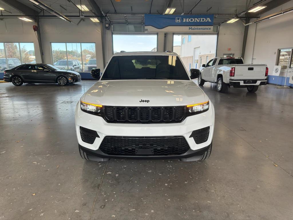 new 2025 Jeep Grand Cherokee car, priced at $48,775