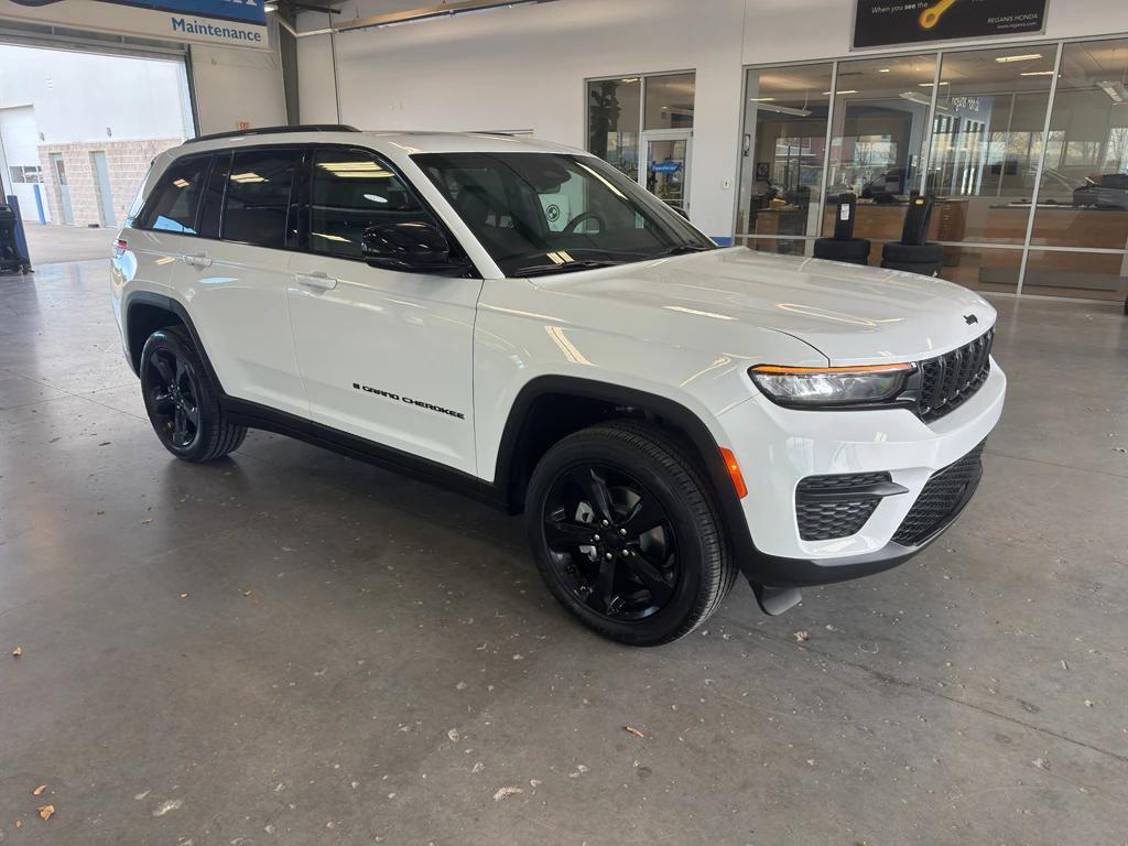 new 2025 Jeep Grand Cherokee car, priced at $48,775