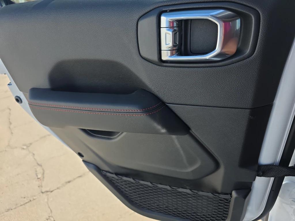 new 2025 Jeep Wrangler car