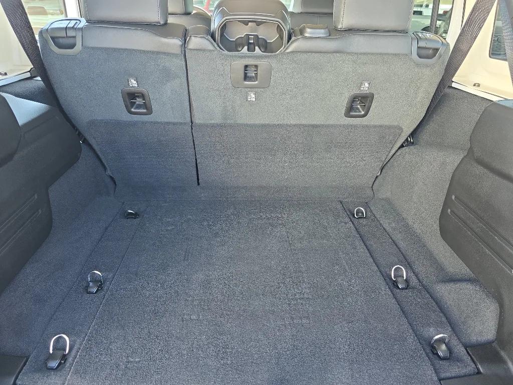 new 2025 Jeep Wrangler car