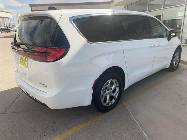 new 2024 Chrysler Pacifica car, priced at $52,920