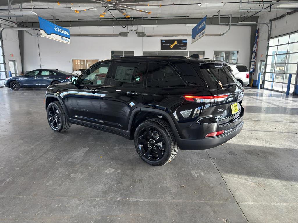 new 2025 Jeep Grand Cherokee car, priced at $49,370