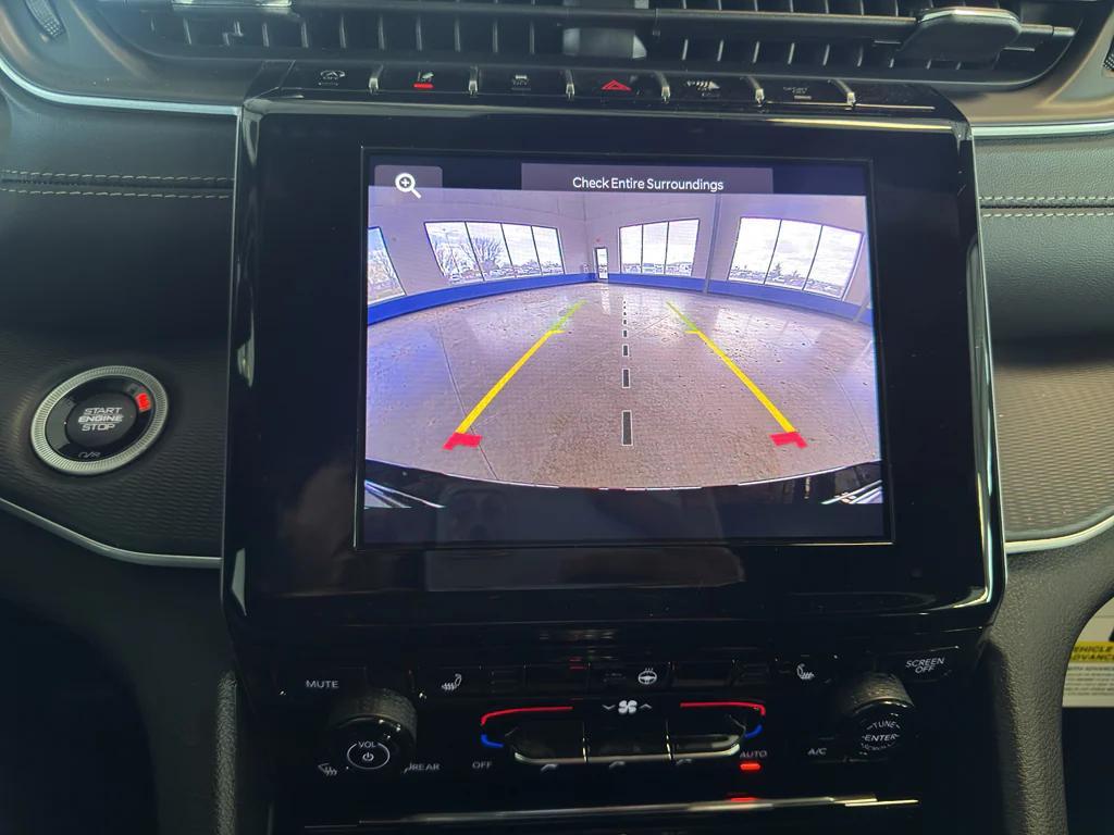 new 2025 Jeep Grand Cherokee car, priced at $49,370