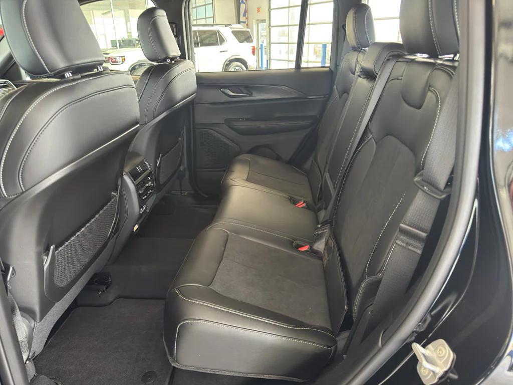 new 2025 Jeep Grand Cherokee car, priced at $49,370