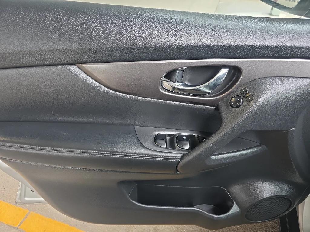 used 2016 Nissan Rogue car, priced at $12,995