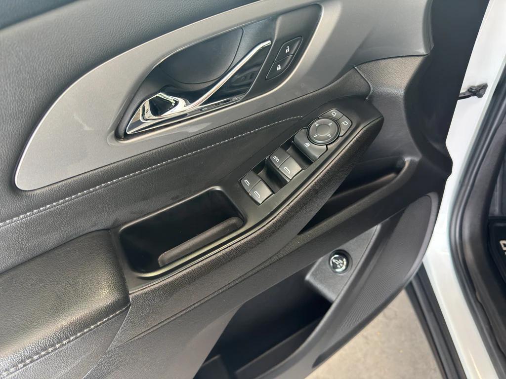 used 2023 Chevrolet Traverse car, priced at $35,600