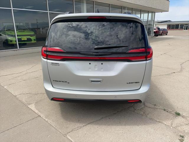 new 2024 Chrysler Pacifica car