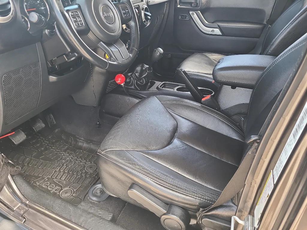 used 2014 Jeep Wrangler Unlimited car, priced at $18,995