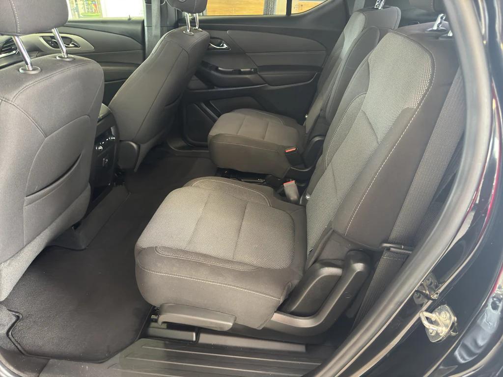 used 2023 Chevrolet Traverse car, priced at $35,400