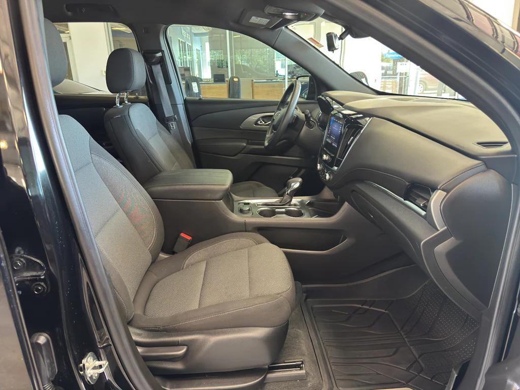 used 2023 Chevrolet Traverse car, priced at $36,995