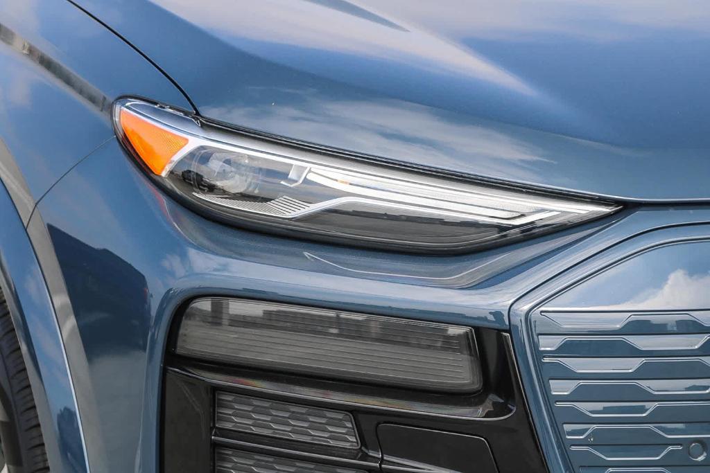 new 2025 Audi Q6 e-tron car, priced at $72,520