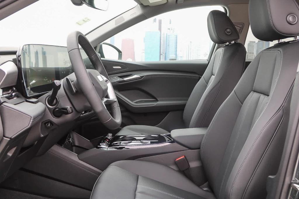 new 2025 Audi Q6 e-tron car, priced at $73,970