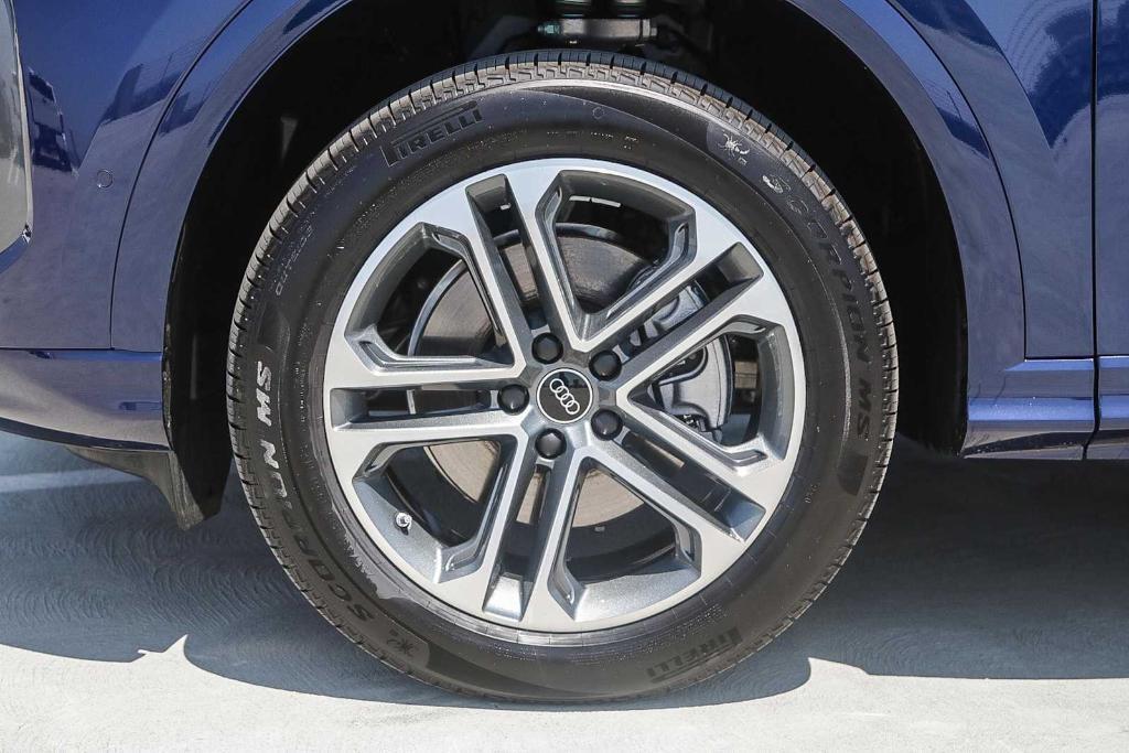 new 2025 Audi Q5 car, priced at $57,625