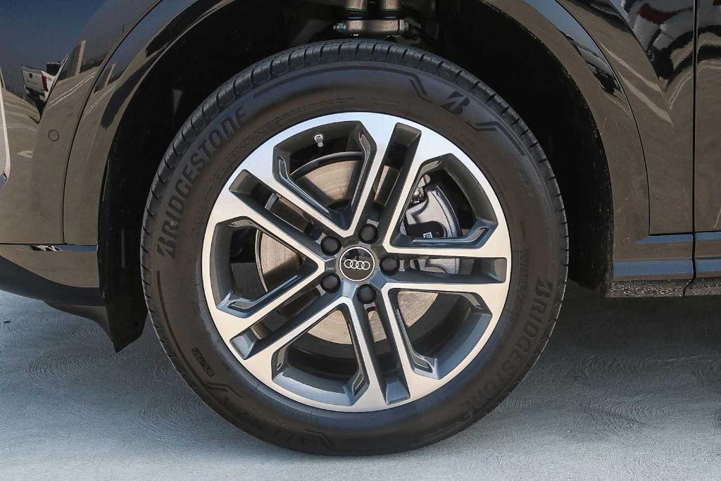 new 2025 Audi Q5 car, priced at $57,625