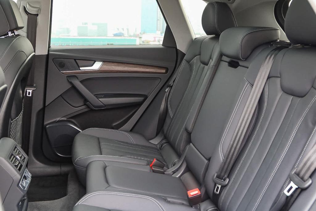 new 2025 Audi Q5 car, priced at $59,995