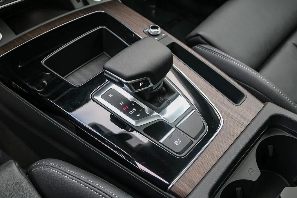 new 2025 Audi Q5 car, priced at $59,995