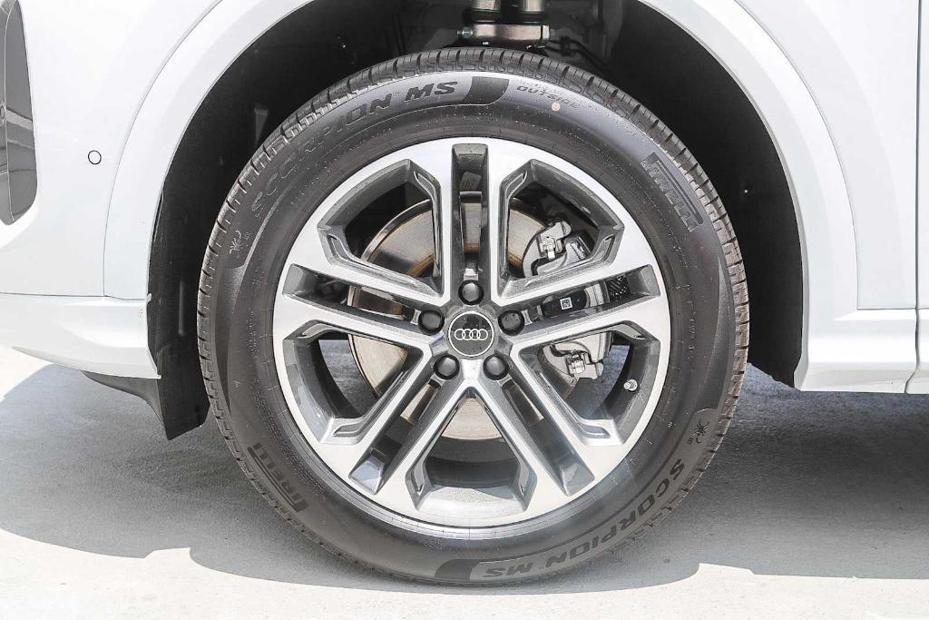 new 2025 Audi Q5 car, priced at $57,950