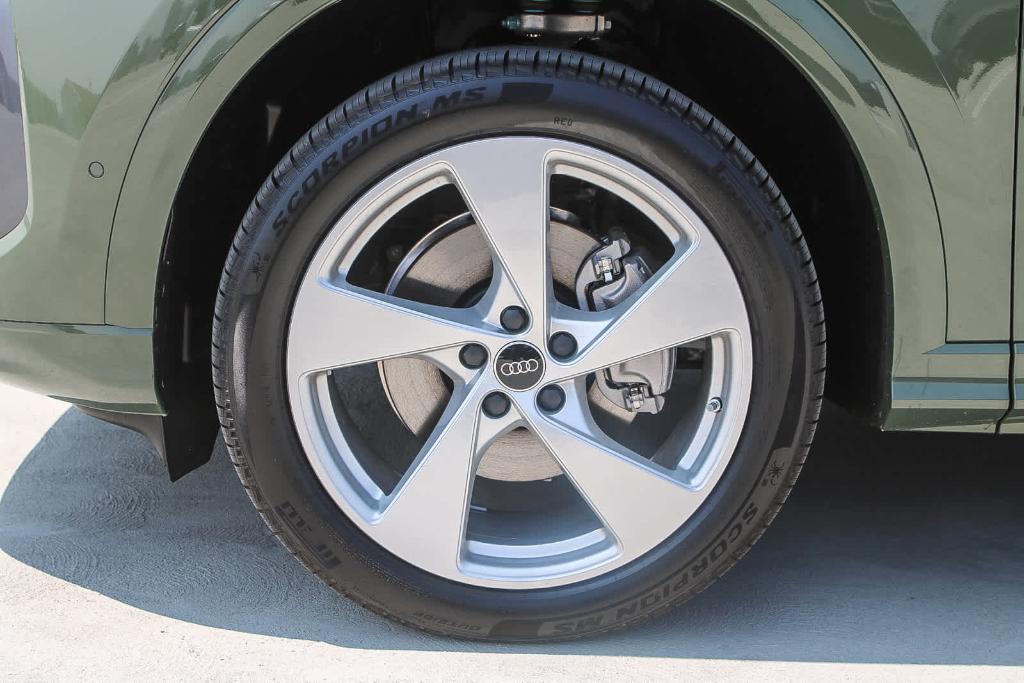 new 2025 Audi Q5 car, priced at $60,290