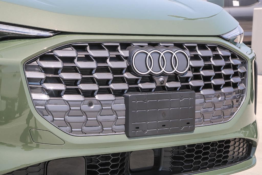 new 2025 Audi Q5 car, priced at $60,290
