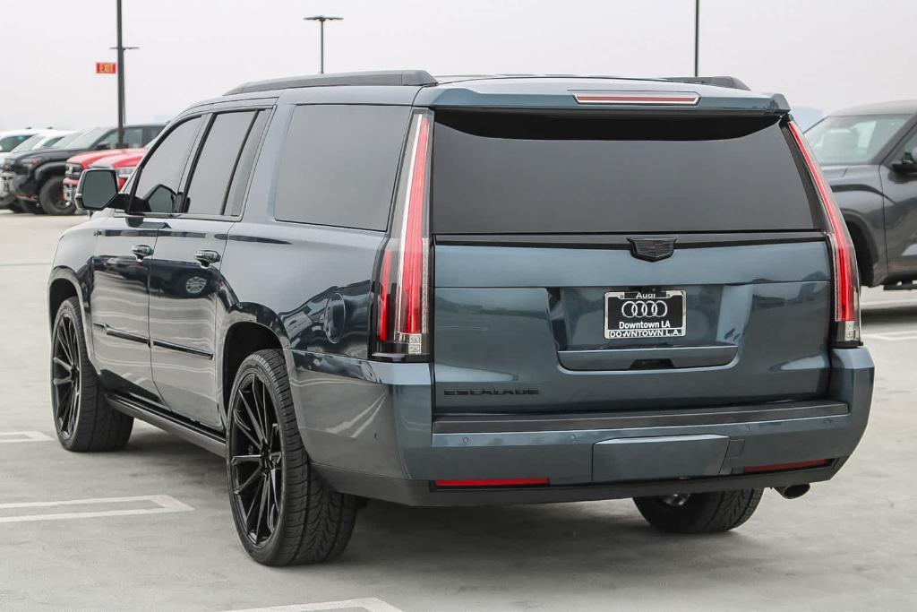 used 2019 Cadillac Escalade ESV car, priced at $38,492