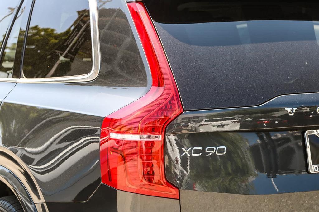 used 2022 Volvo XC90 Recharge Plug-In Hybrid car, priced at $52,993