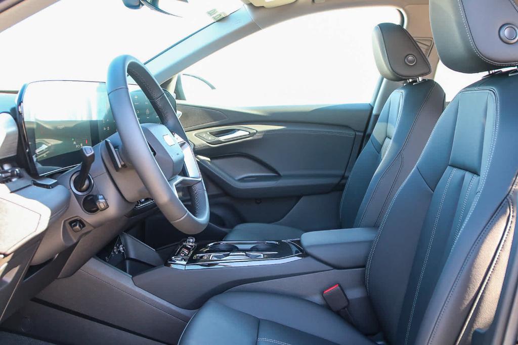 new 2025 Audi Q6 e-tron car, priced at $70,335