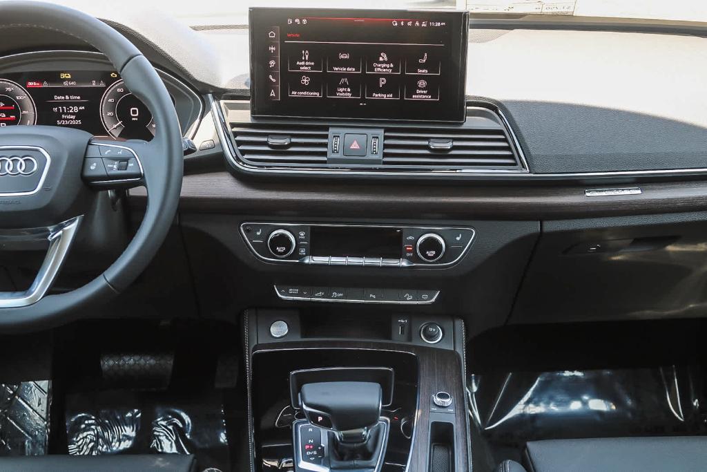 new 2025 Audi Q5 car, priced at $64,435
