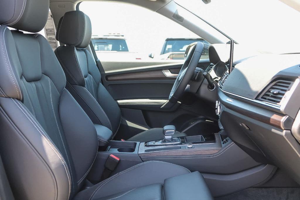 new 2025 Audi Q5 car, priced at $64,435