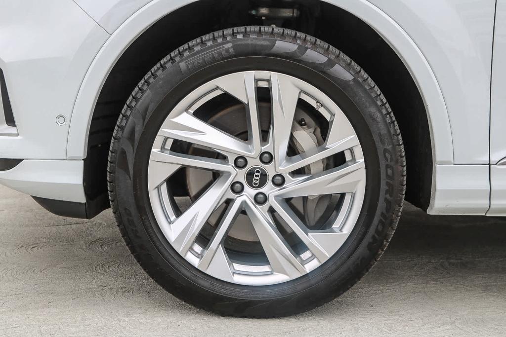 used 2023 Audi Q7 car, priced at $53,492
