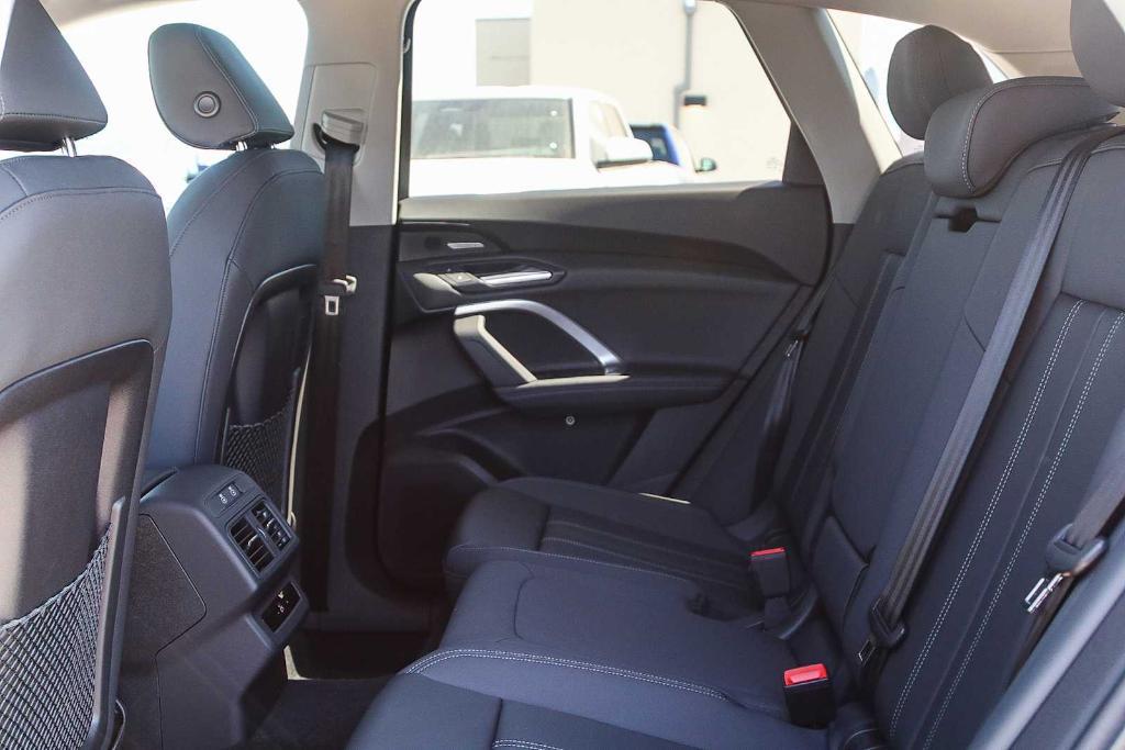 new 2025 Audi Q5 car, priced at $60,290