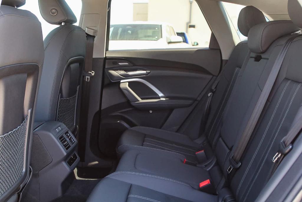 new 2025 Audi Q5 car, priced at $59,685