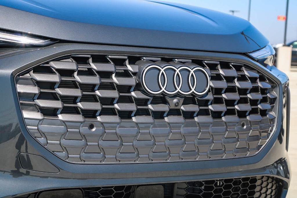 new 2025 Audi Q5 car, priced at $59,685