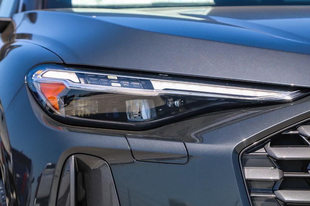 new 2025 Audi Q5 car, priced at $59,685