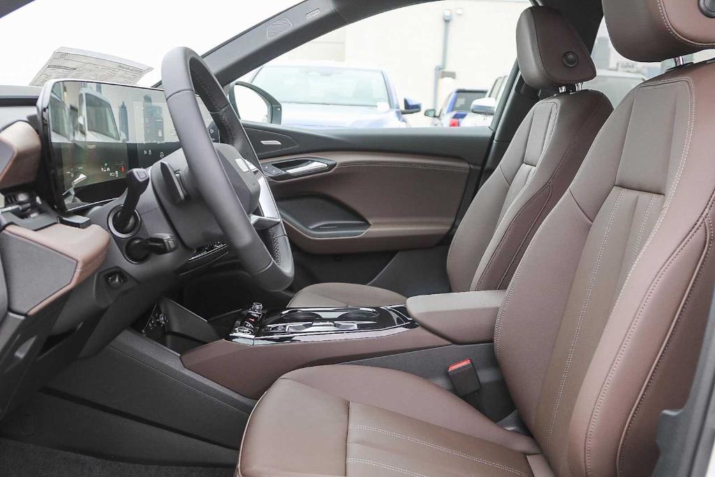 new 2025 Audi Q6 e-tron car, priced at $74,295