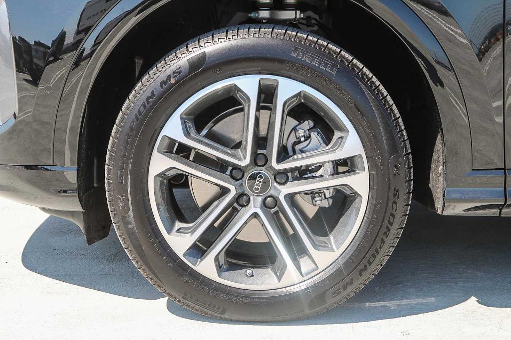 new 2025 Audi Q5 car, priced at $57,950