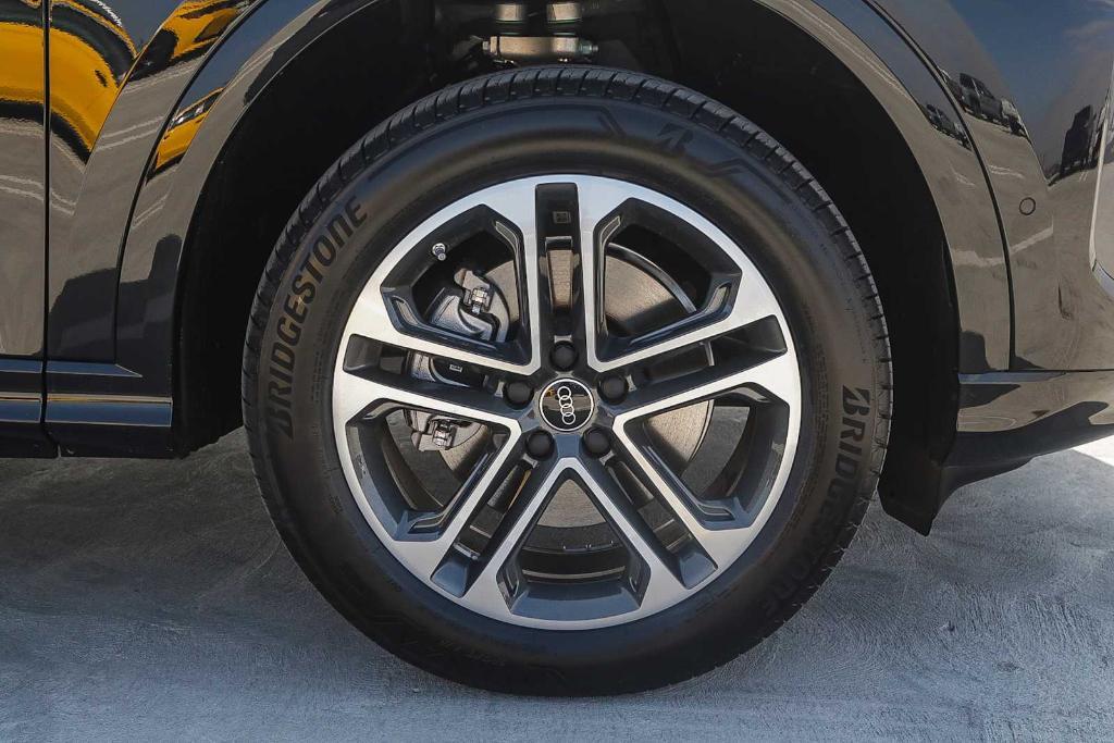 new 2025 Audi Q5 car, priced at $57,625