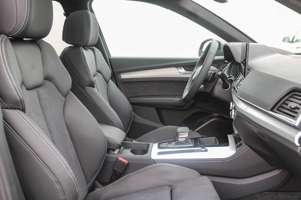 new 2025 Audi Q5 car, priced at $68,890