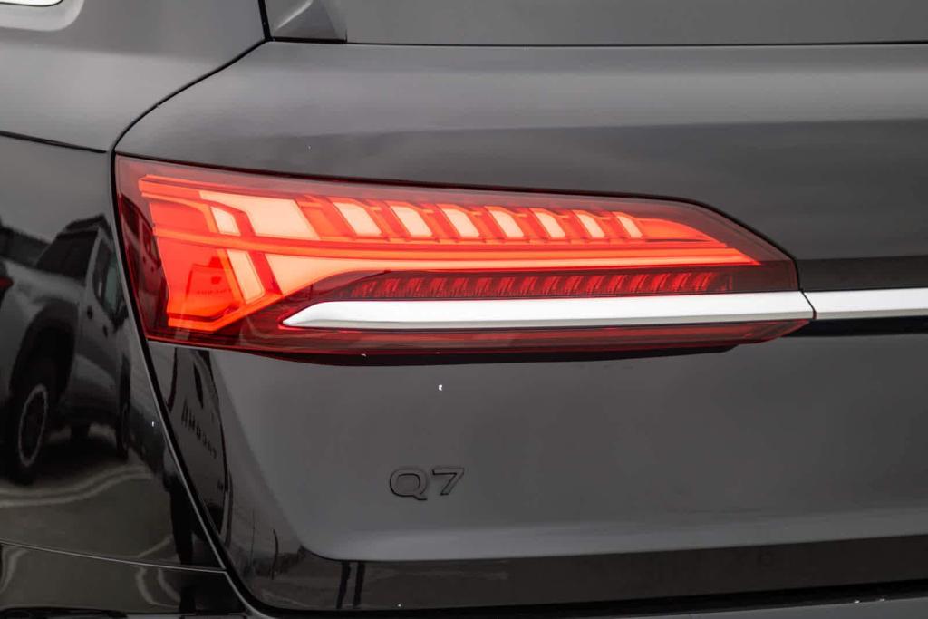 used 2025 Audi Q7 car, priced at $68,992