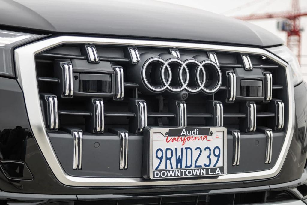 used 2025 Audi Q7 car, priced at $68,992