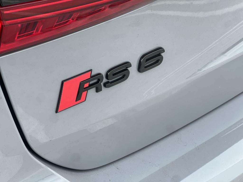 new 2025 Audi RS 6 Avant car, priced at $147,895