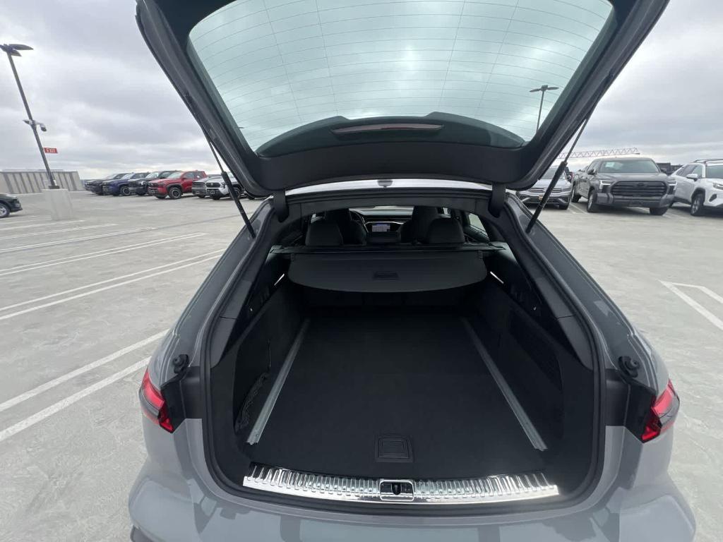 new 2025 Audi RS 6 Avant car, priced at $147,895