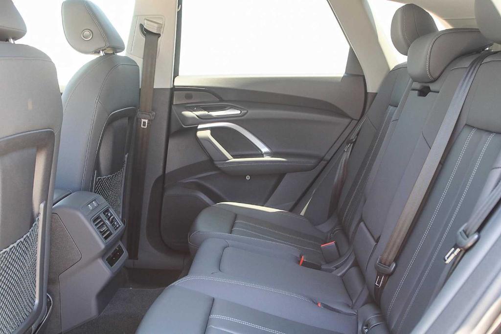 new 2025 Audi Q5 car, priced at $57,625