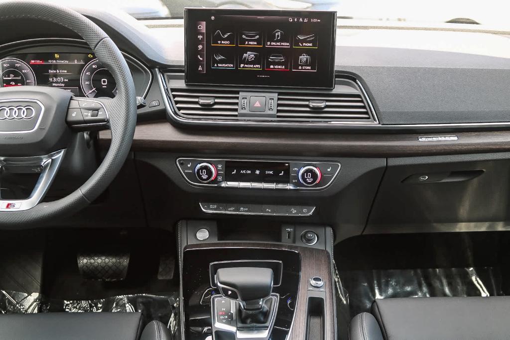 new 2025 Audi Q5 car, priced at $67,160